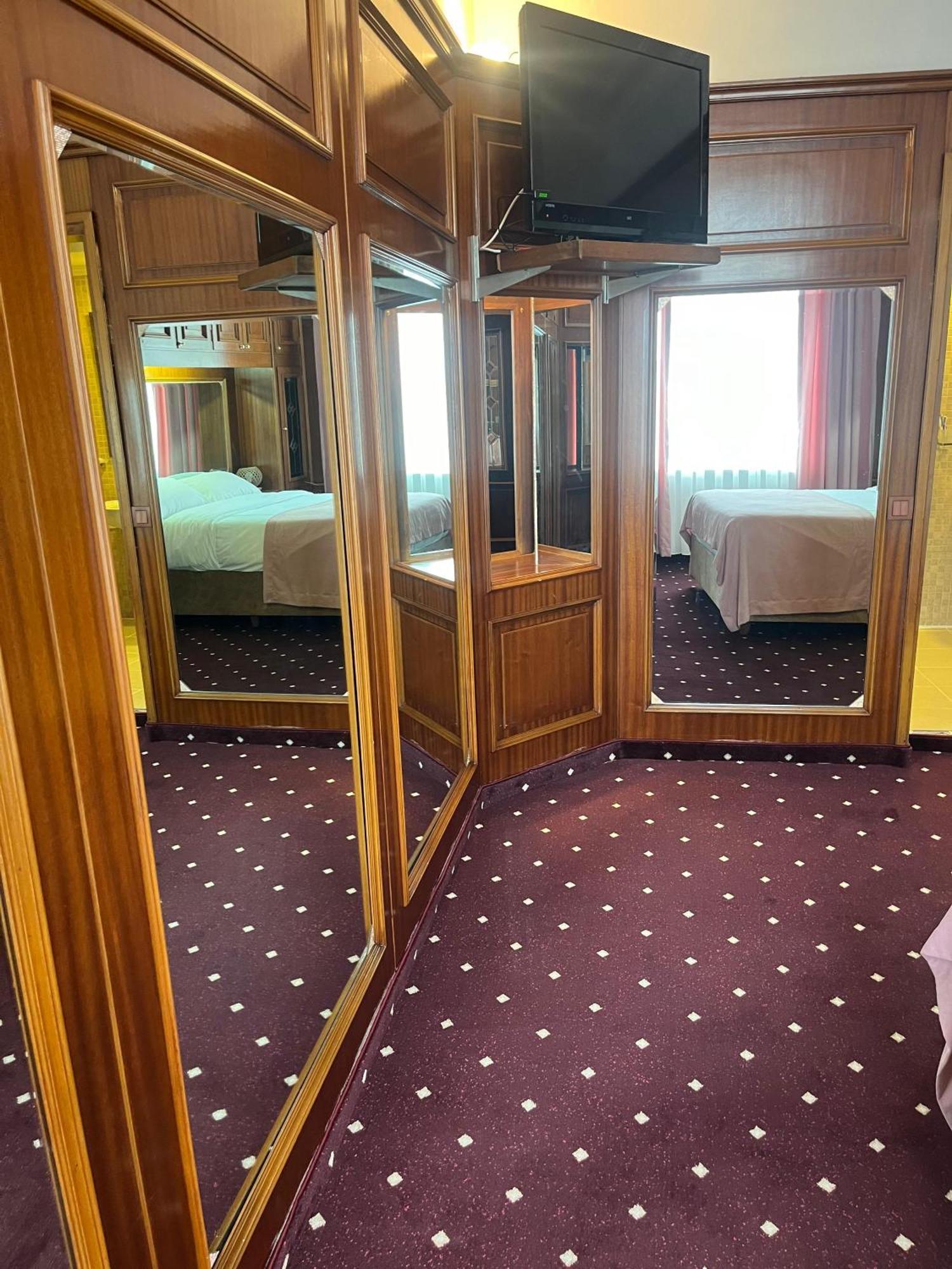 Готель Topkapi 3*